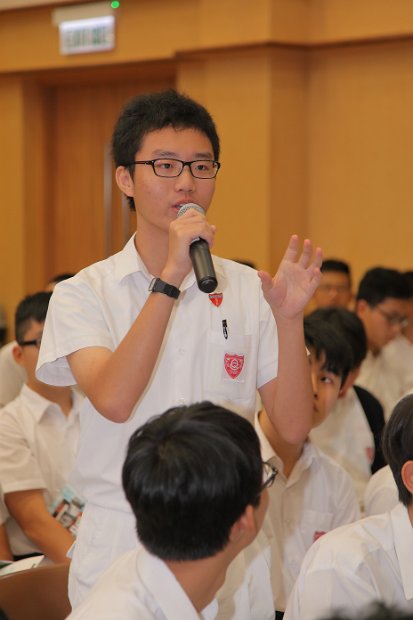 SU Forum0040